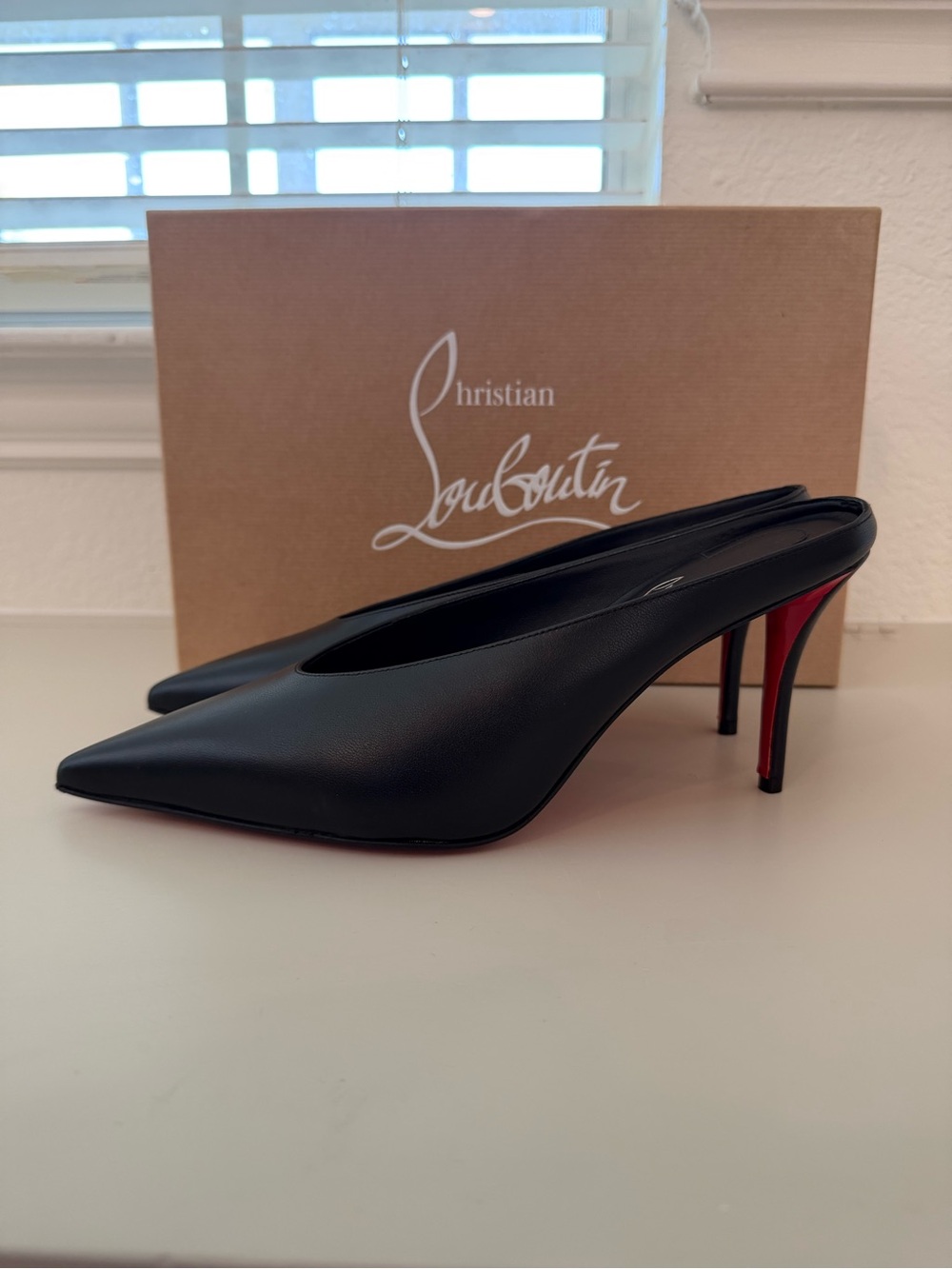 CHRISTIAN LOUBOUTIN Miss Z Slimimule Pointed Toe Mule In Black EU 38.5 NIB